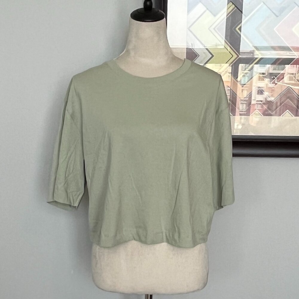 NWOT J.o&co Green Cropped T-shirt L